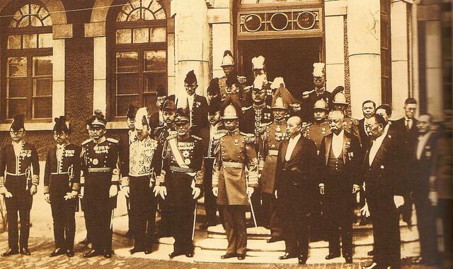 溥仪的龙床是在哪里弄来的,溥仪睡过的龙床是什么朝代的