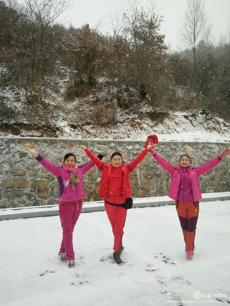 天池长白山雪岭,雨天天池山