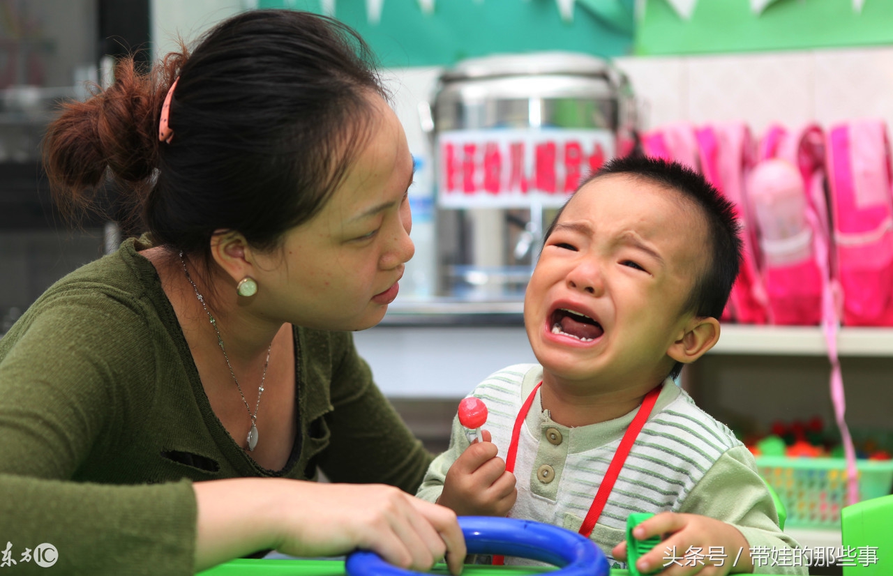 2岁孩子无理由哭闹家长正确做法,2岁宝宝故意哭闹妈妈怎么对付