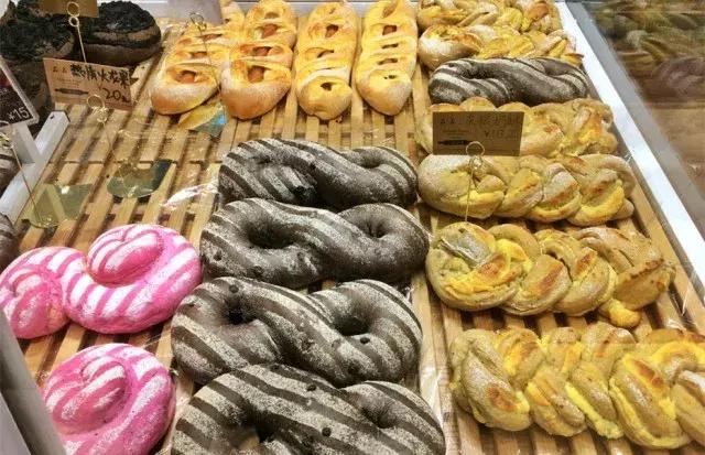 别再沉迷脏脏包了！咬上一口舌头都在雀跃的欧包，才是你的真爱！