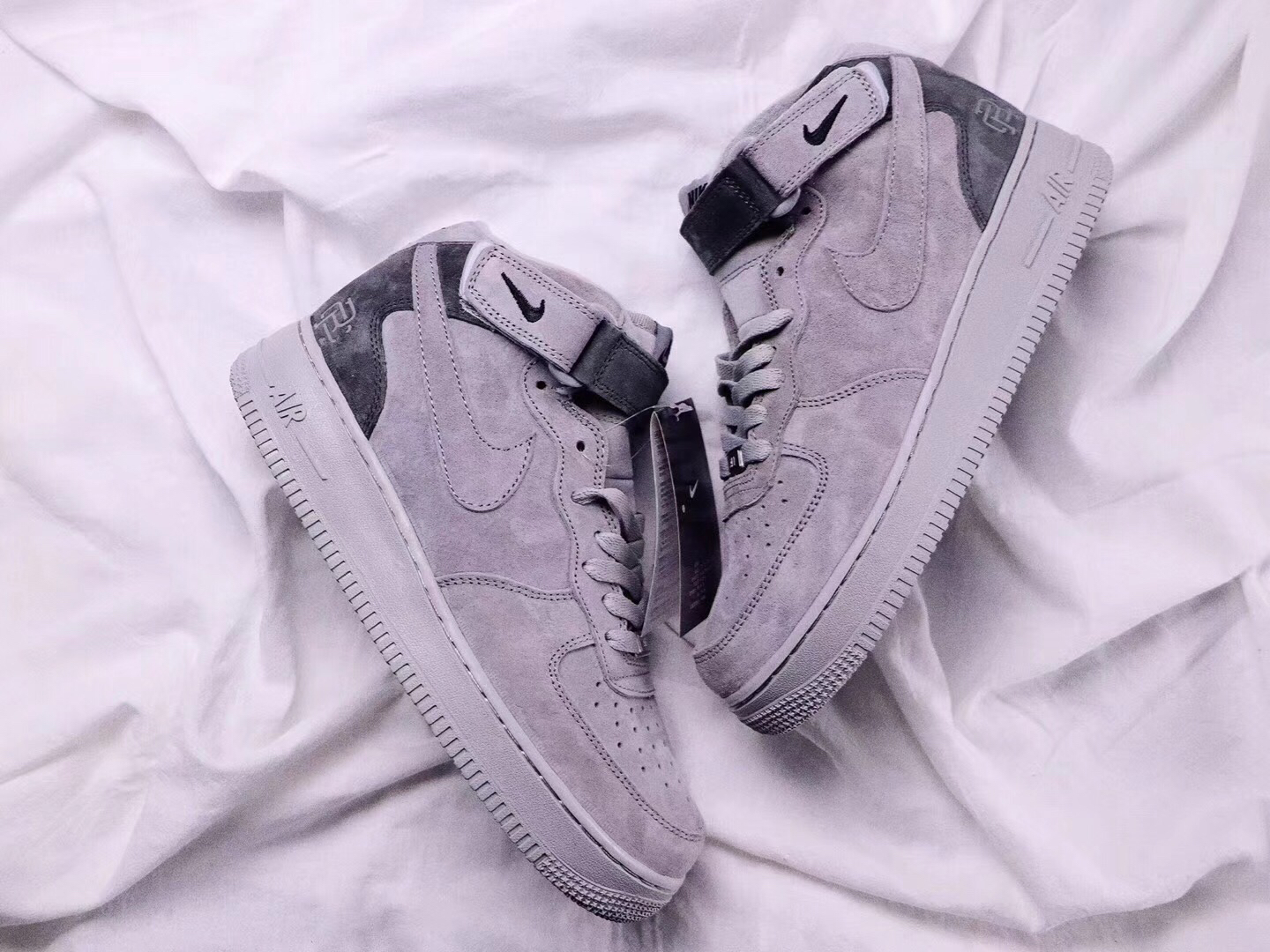 耐克af1灰白色穿搭,耐克af1灰女款高帮搭配