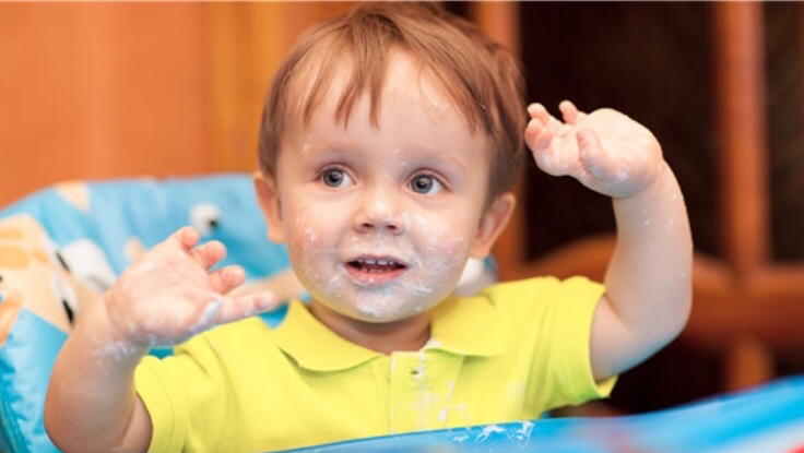 宝宝吃饭磨蹭怎么改正,宝宝喂饭吃很慢怎么解决