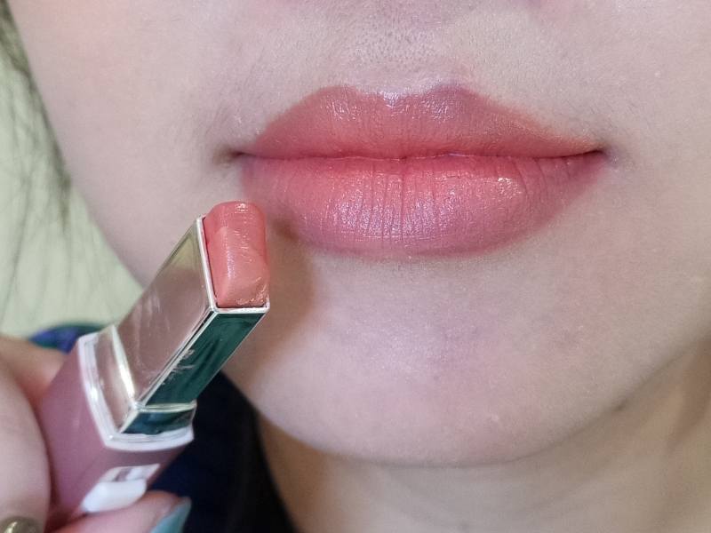 肉粉色唇泥盖唇色,肉粉色唇色