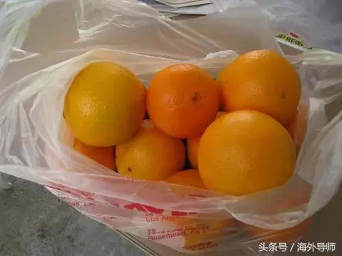 海关查获走私泡椒凤爪,海关查扣40年前鸡爪