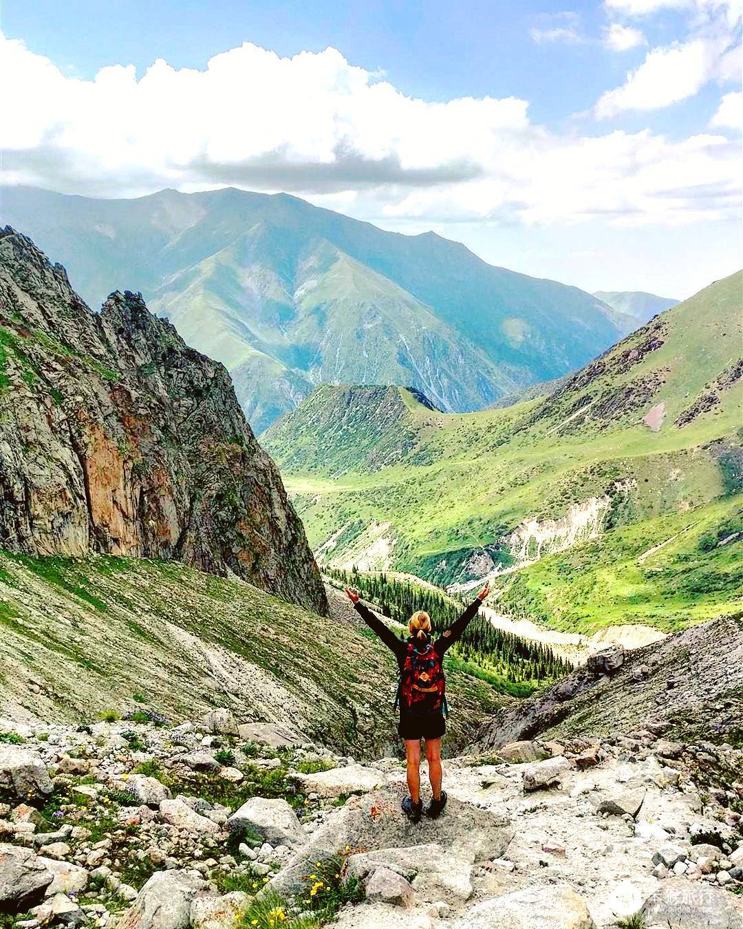 这里曾是中国领土，被誉为「中亚瑞士」，游客3天拿到电子签