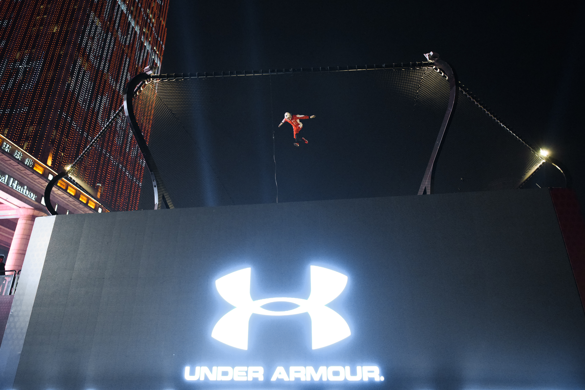 安德玛顶碳跑鞋,安德玛跑鞋矩阵稳定支撑