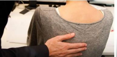 对一个人不死心你就多纠缠几次,对一个不爱你的人何必苦苦强求