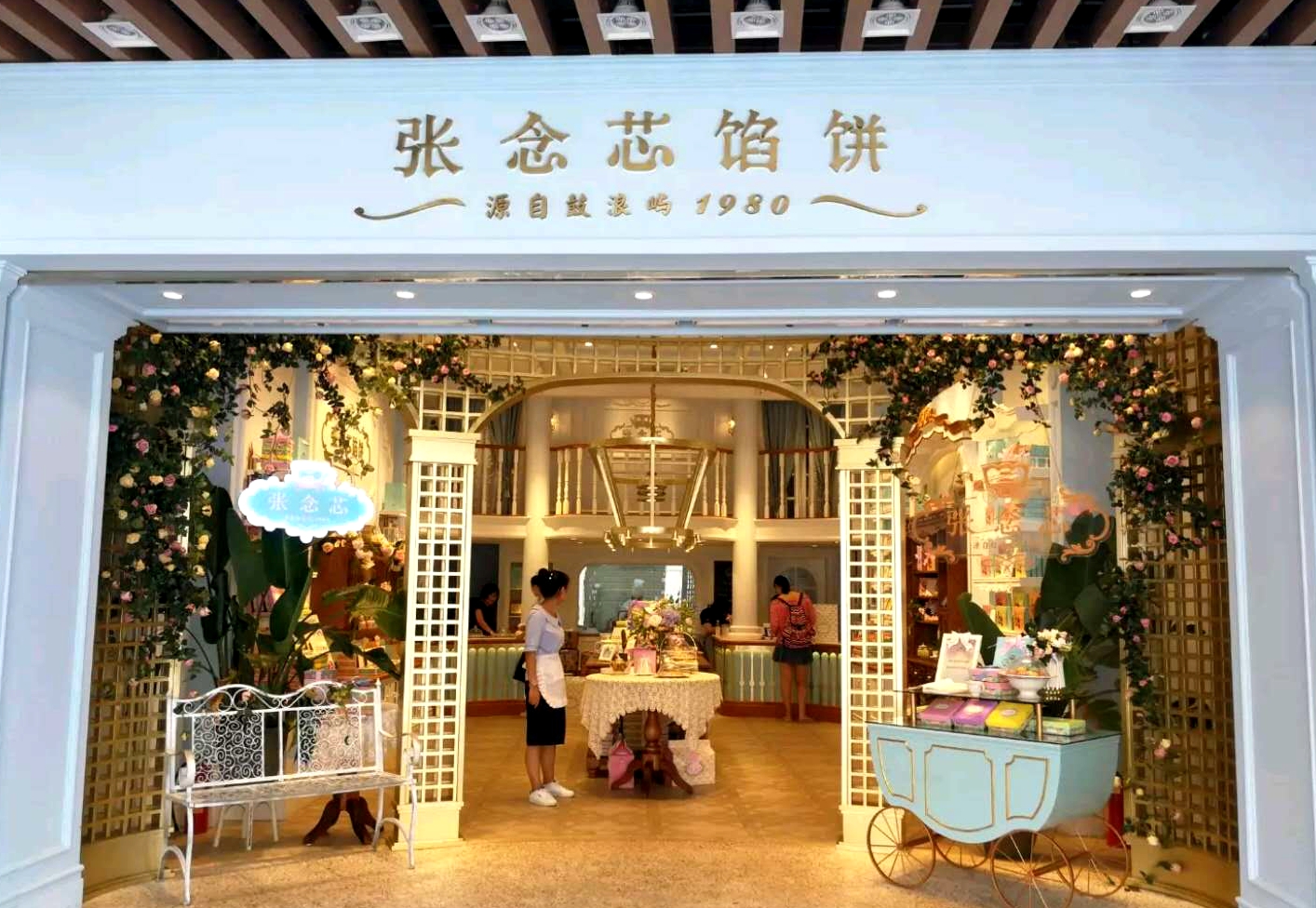 哄女友开心的绝招,哄女朋友的旅游攻略