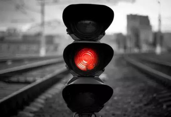 操盘：空仓看跌，等待机会