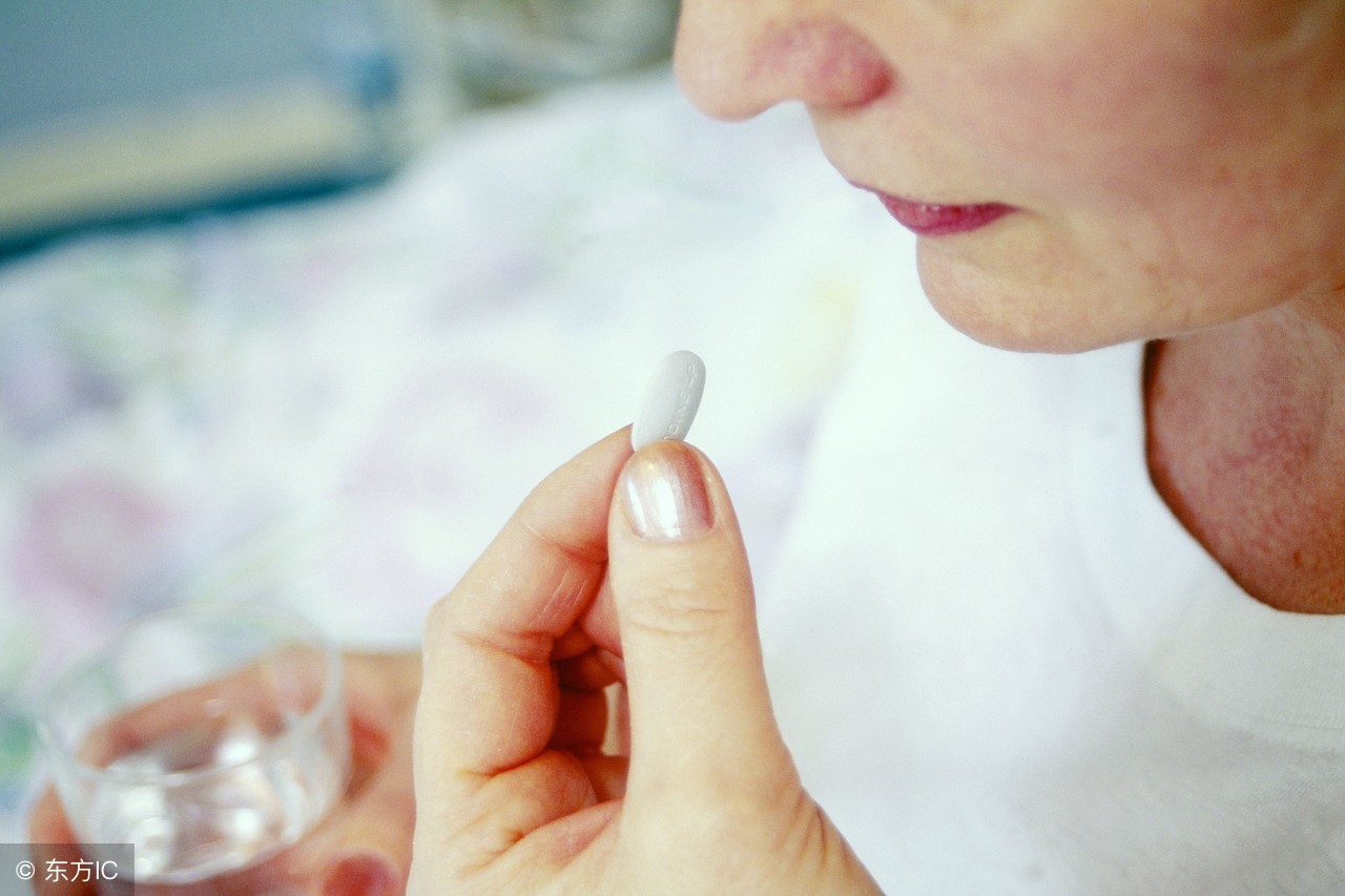 胃食管反流奥美拉唑吃多长时间,奥美拉唑慢性胃炎吃几天