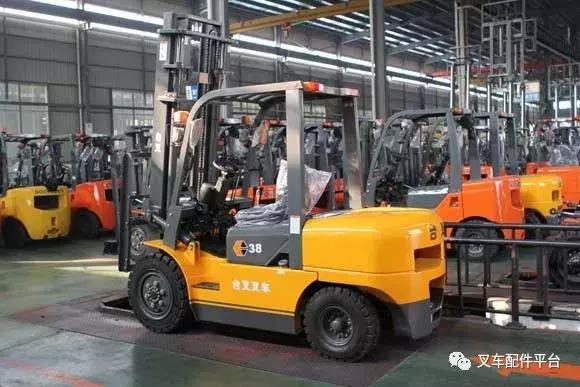 叉车怎么快速定位,开叉车怎么掌握方向