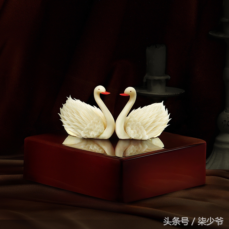 黑天鹅蛋糕还是白天鹅蛋糕好看,好利来黑天鹅艺术蛋糕