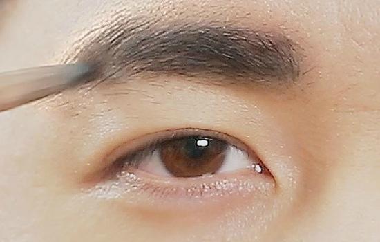 男生需要每天画眉毛吗,男生该怎么样画眉毛更凶