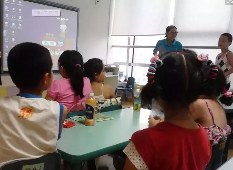 泰州18岁孩子被撞的视频,一小学生在校被砸伤不幸身亡