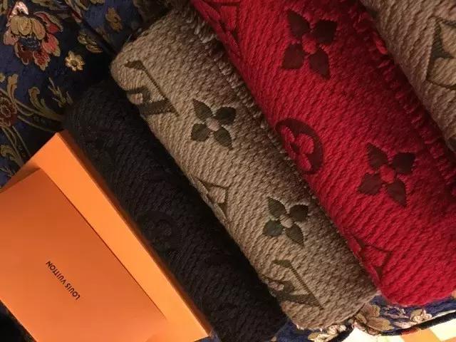 lv围巾真假鉴定最简单方法,lv围巾真假如何辨别