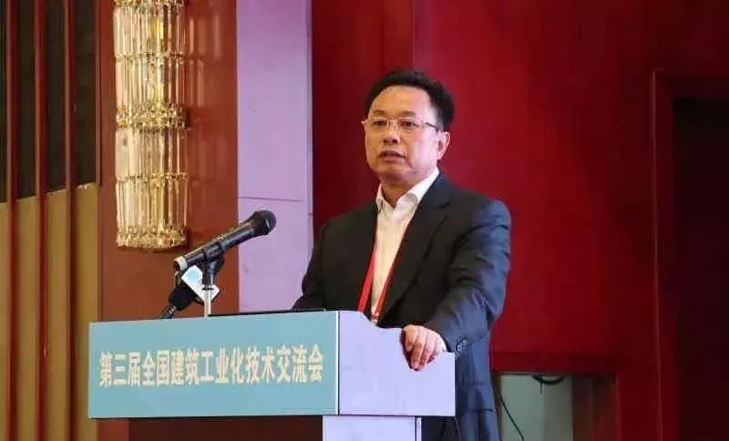 湛江市吴川老板捐100亿元,湛江富豪捐二亿为村民建房