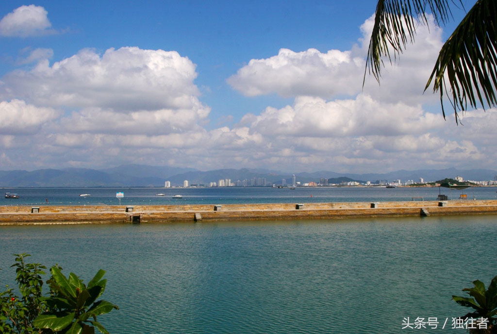 三亚情人湾一个浪漫又静谧的海湾