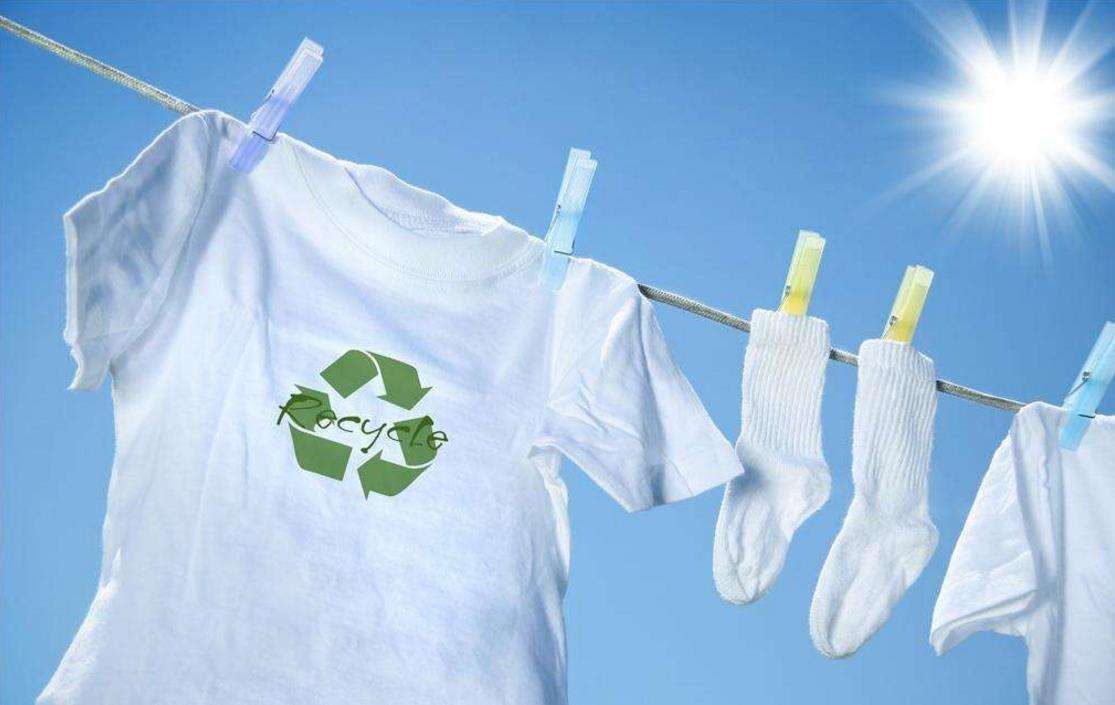 骞翠細绀兼湇鏈嶈绉熻祦,骞翠細鍚稿紩浜虹殑绀兼湇