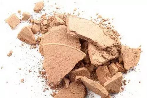 最简单修复断掉的口红,粉底液和口红断了该怎么修复