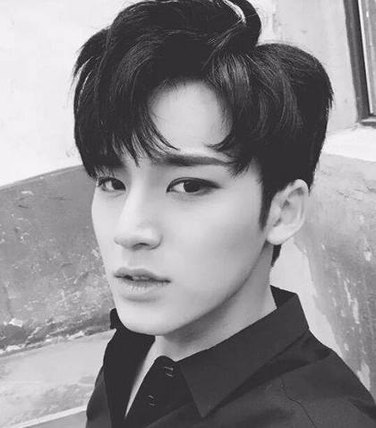 秋冬季阳光清爽好打理的男生发型,男生韩式气垫烫发型