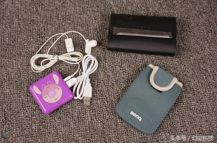 真的只够买两颗白菜，6元包邮的MP3*放播**器到了，看样子还可以
