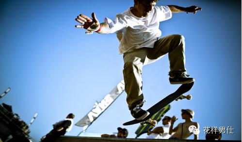 潮流就是在穿搭中感受自我,潮流运动的衣服穿搭