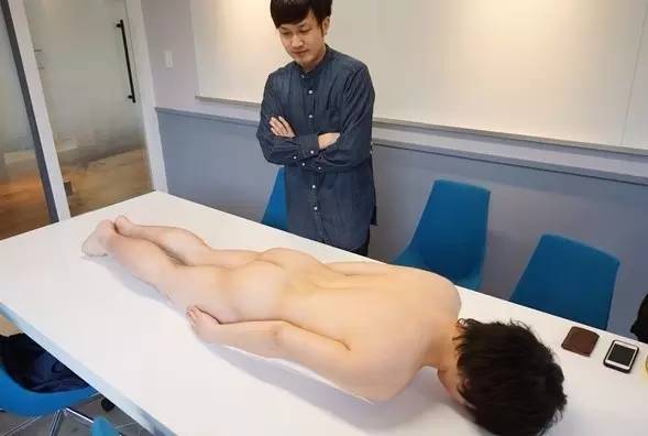 麻麻，请再打一次我完美柔润丰满的屁屁吧！