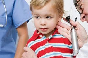 小孩耳朵里有东西出不来怎么办,宝宝耳朵有异物是怎么回事