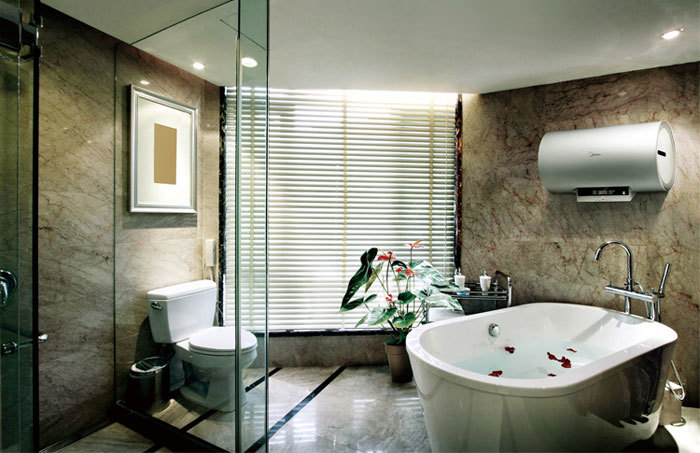 太阳能热水器冬天如何使用电预热,太阳能热水器冬天放空还是装上水