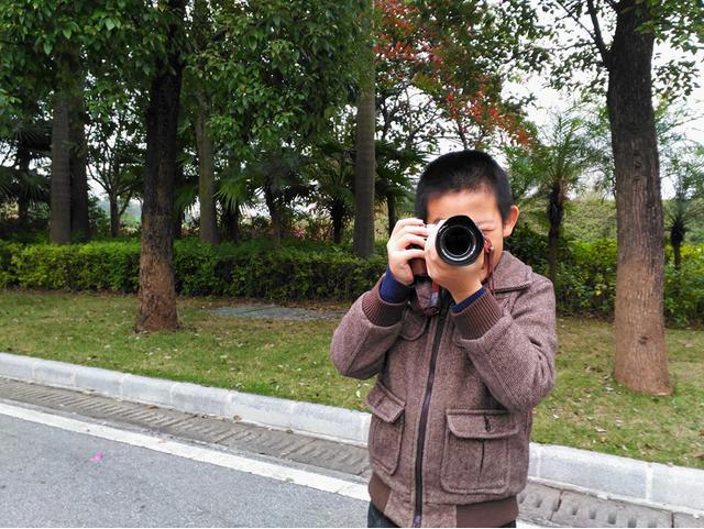 锤子t2现在还值得买吗,锤子手机t2最新消息