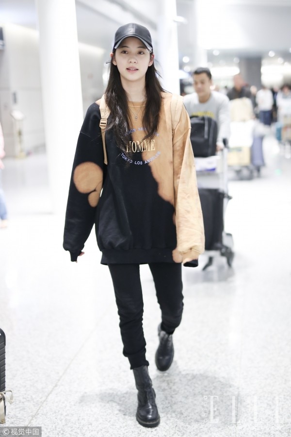 马丁靴牛仔裤配卫衣女,关晓彤马丁靴同款