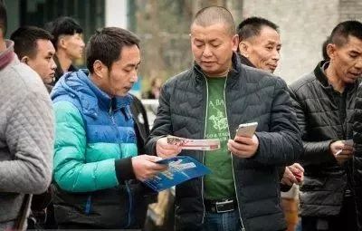 倒卖火车票的黄牛涉嫌什么犯罪,新疆黄牛倒卖火车票被抓