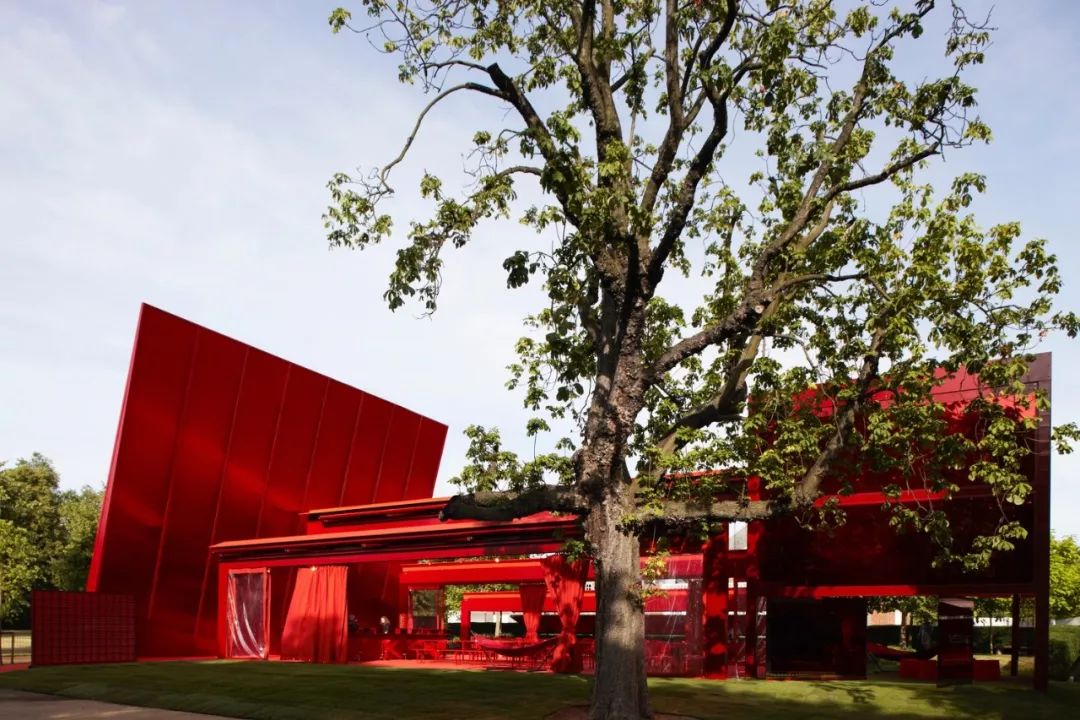 厉害了北京！伦敦蛇形画廊首次亮相海外，建筑大师们的跨时空竞赛