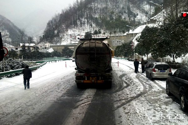 冬天货车要一直烤油箱吗,货车用什么油箱能防止冻油