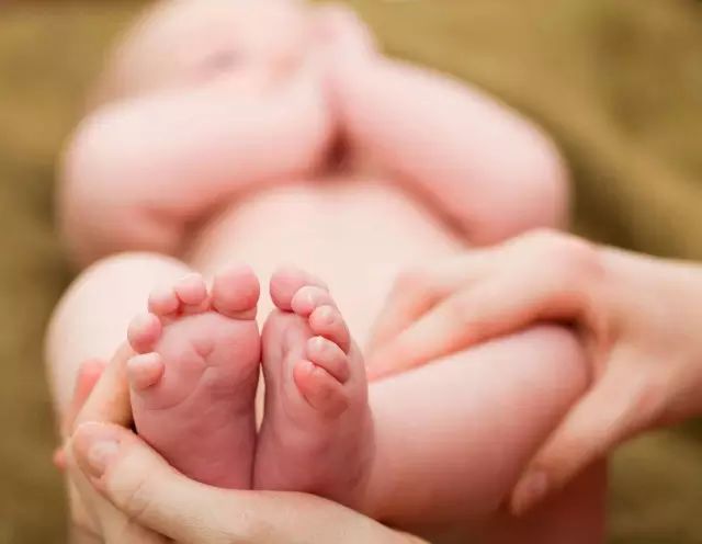 产妇新生儿必备用品清单,新生儿孕妇用品清单