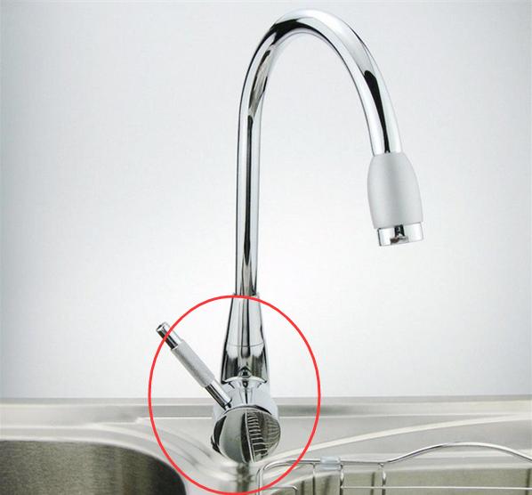 水龙头安装的时候少半圈怎么办,水龙头安装太深拆不下来