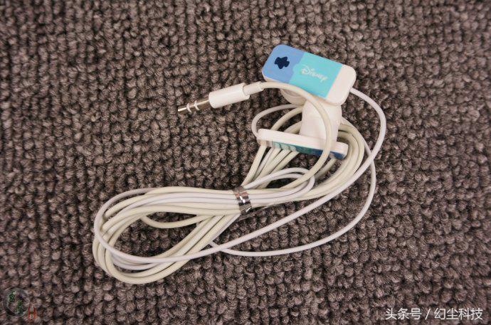 真的只够买两颗白菜，6元包邮的MP3*放播**器到了，看样子还可以