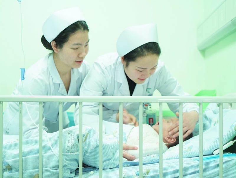 小孩腹泻脱水怎么补液,婴儿拉肚拉稀脱水补液盐喝多少