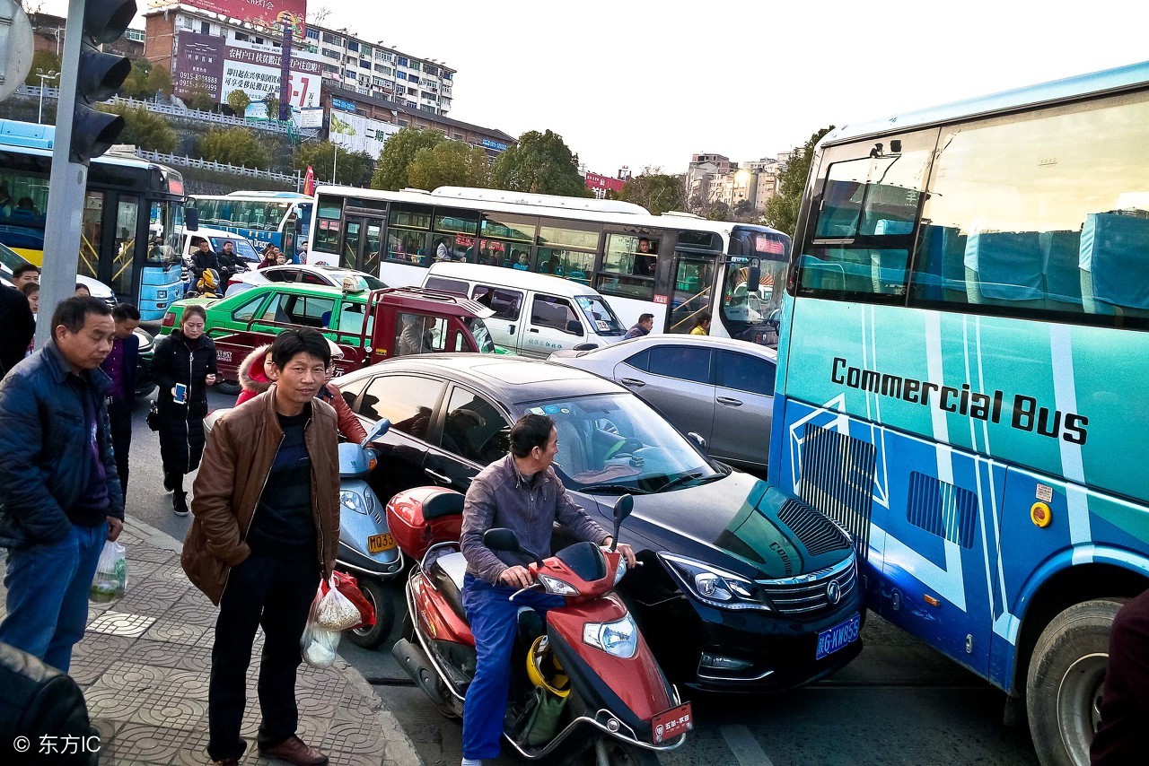 剐蹭到别人的车怎么处理,车被别人剐蹭了怎么办