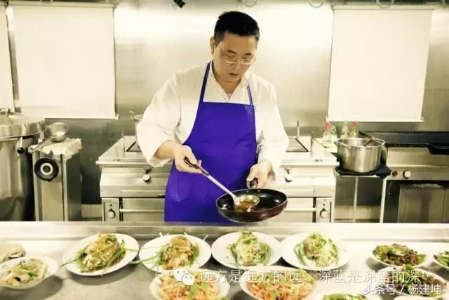 这就是船员，一年又一年，一天又一天，船上的年