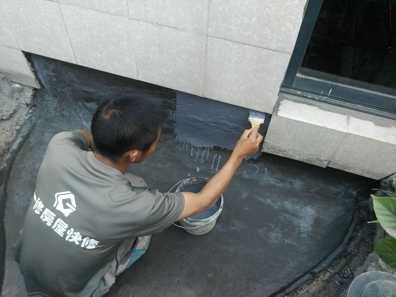 老房屋顶漏水怎么解决,房顶防水漏水找不到漏水点咋办