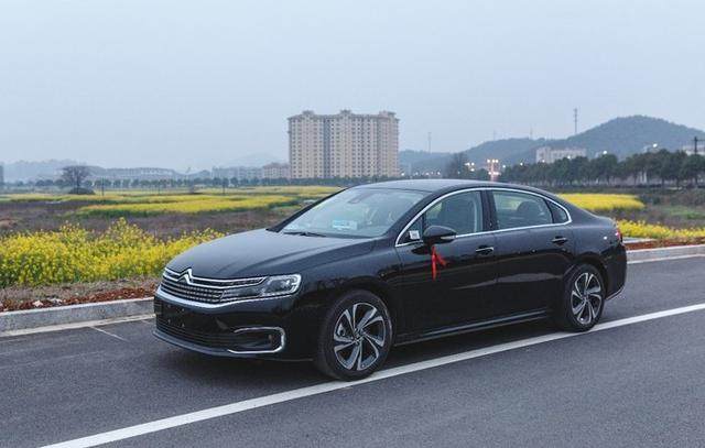 悲凉！曾和宝马5系同级，60万提车还要加价，如今18万还是没人理