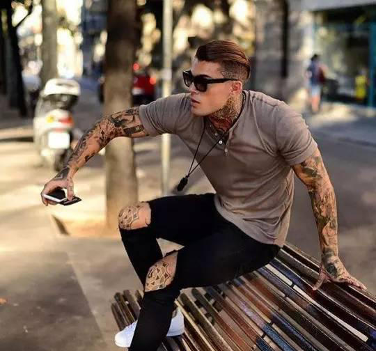 男生发型头发少软,男生头发又少又软如何烫发