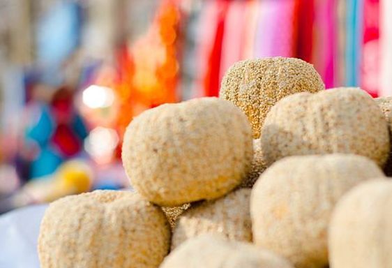 二十三，糖瓜粘，灶王老爷多美言！快过年啦！