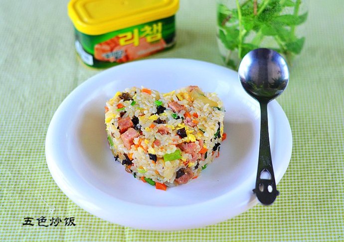 给炒饭点颜色看看——五色炒饭