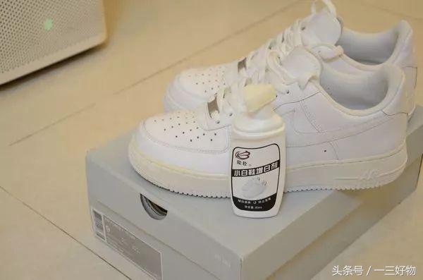 白鞋自然发黄,黑鞋白底发黄怎么办