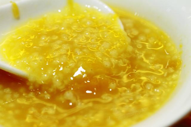 每天早上喝一碗小米粥有什么用,早晨常喝小米粥对身体有什么好处