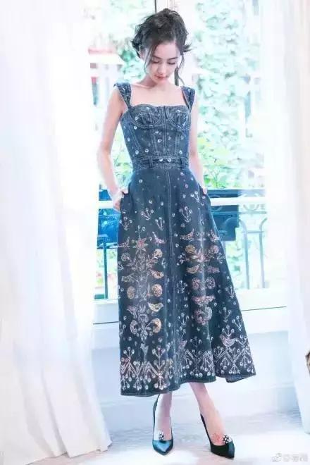 baby装蜡像,baby假装蜡像邓超