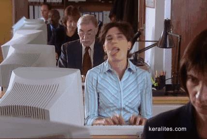 打字员的日常任务就是手指在键盘上跑半马拉松