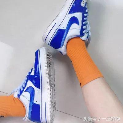 白鞋自然发黄,黑鞋白底发黄怎么办